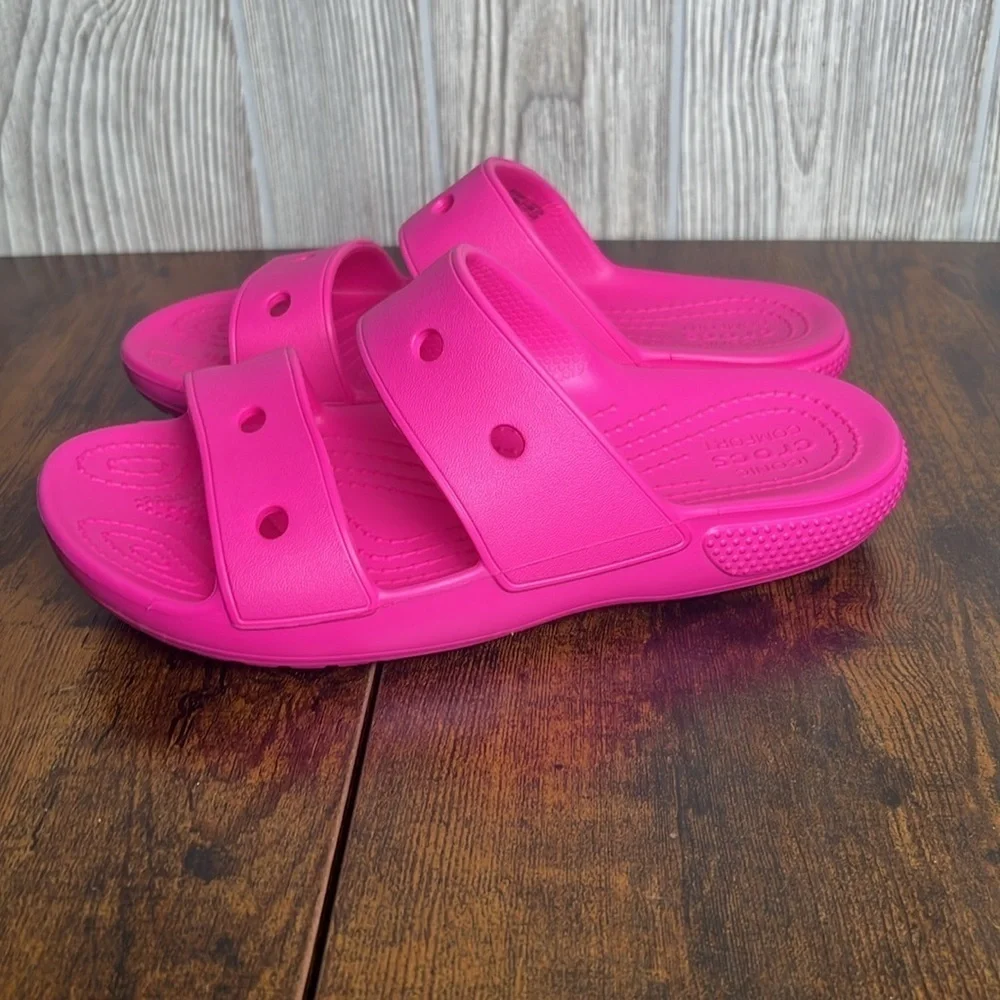 Crocs Unisex Classic Crocs Sandals Waterproof Slides Electric Pink Size J3